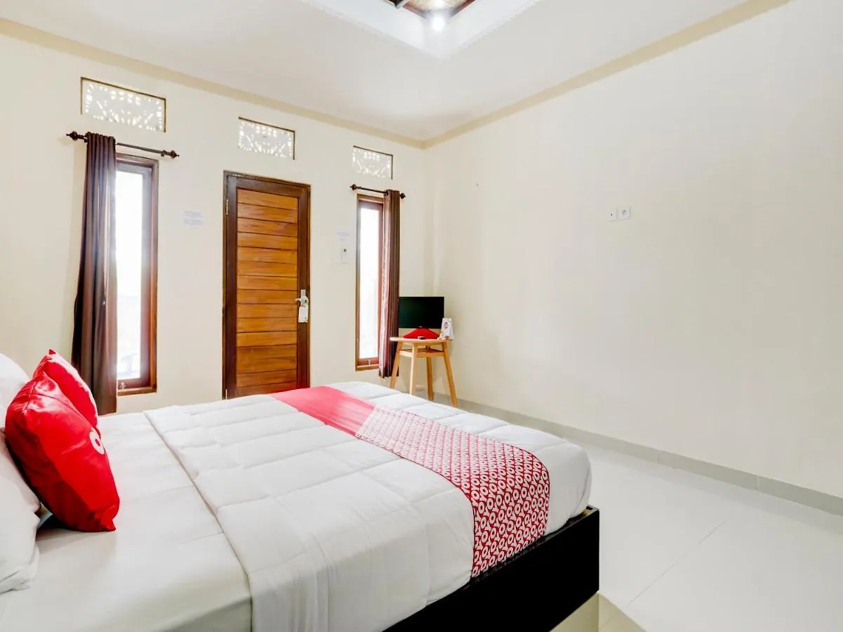 Oyo 90711 Blembong Homestay Jimbaran  Hotel
